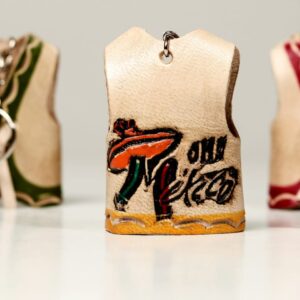 LLAVERO CHALECO ARTESANAL DE PIEL